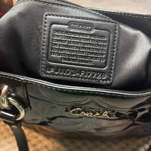 Coach F17728 Patent Leather Gallery Tote Black Embossed Signature Shoulder Bag - Picture 6 of 10